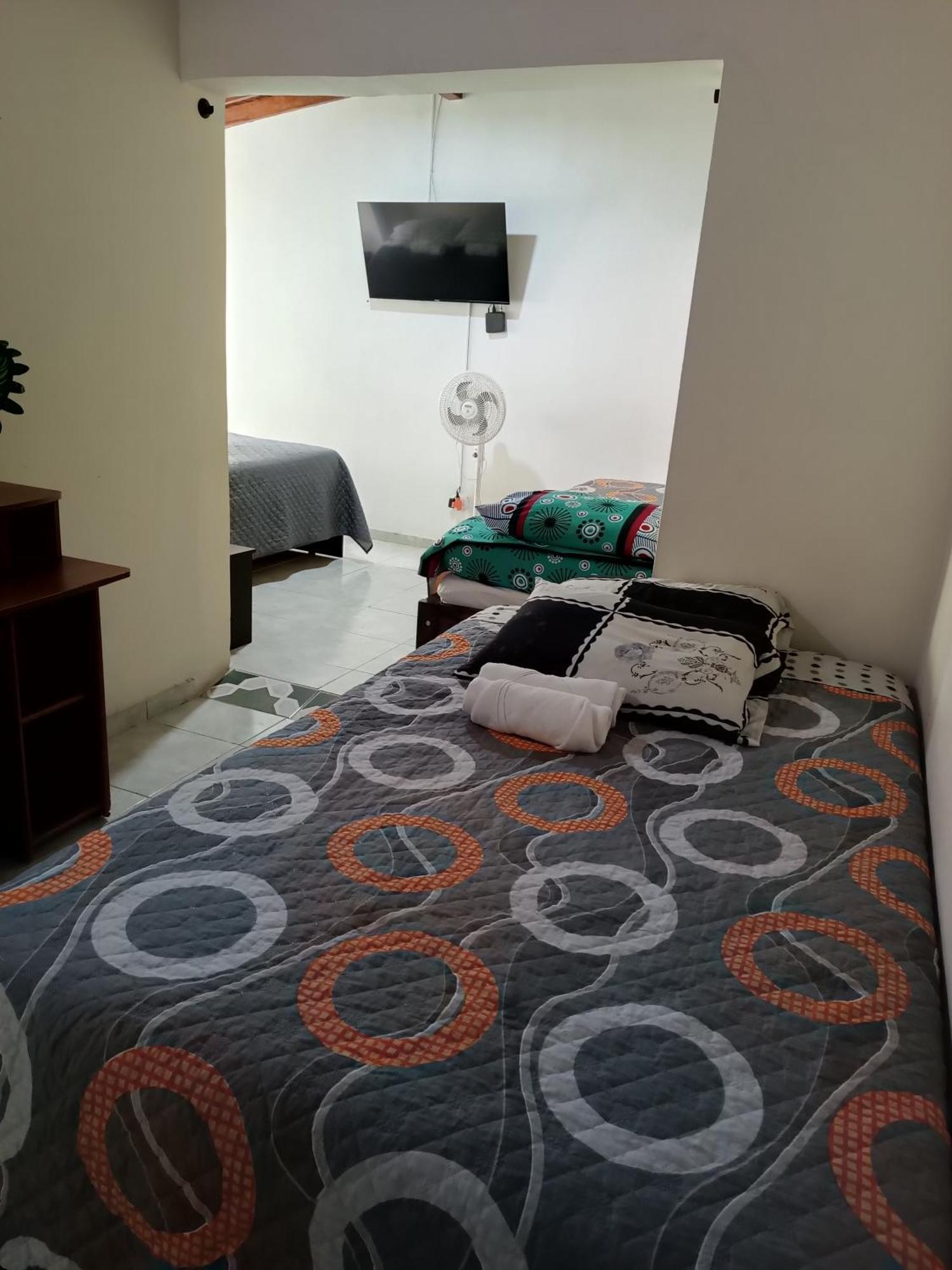 Pa Pasiar Hostal Medellín Cameră foto